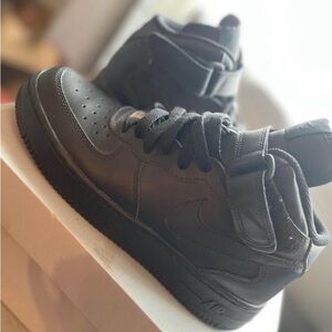 Mid Air forces ,  Nike